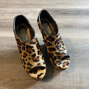 Steve Madden Leopard print peep toe wedge heels (8)